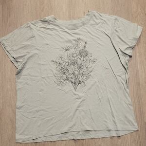 Doe Floral Bouquet Spring Women's Tee - Light Green Size XXL